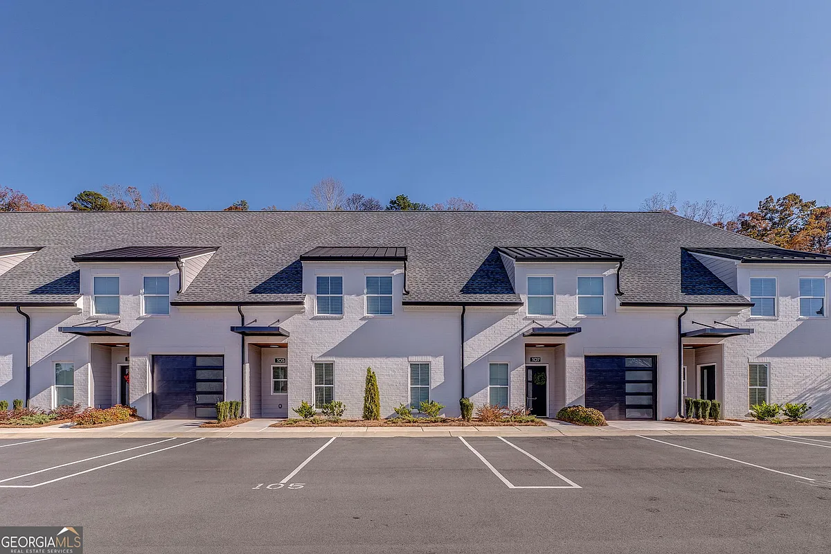 Building Photo - 77 Chateau Dr