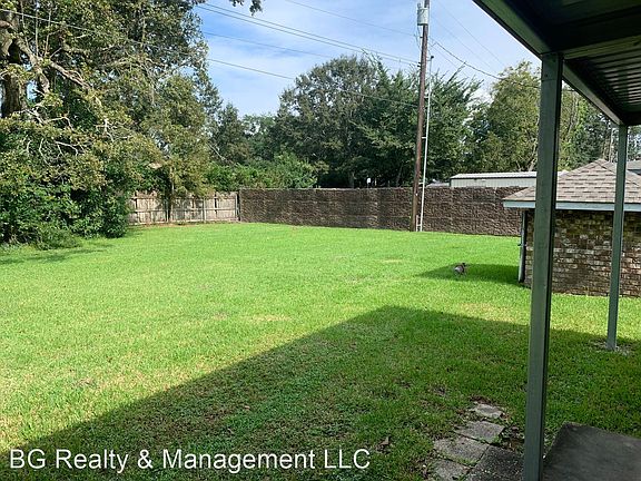 2nd image of 204 N Locksley Dr