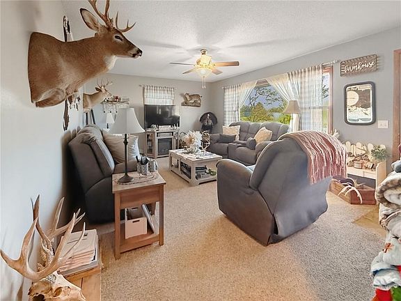 5th image of 20567 York Rd