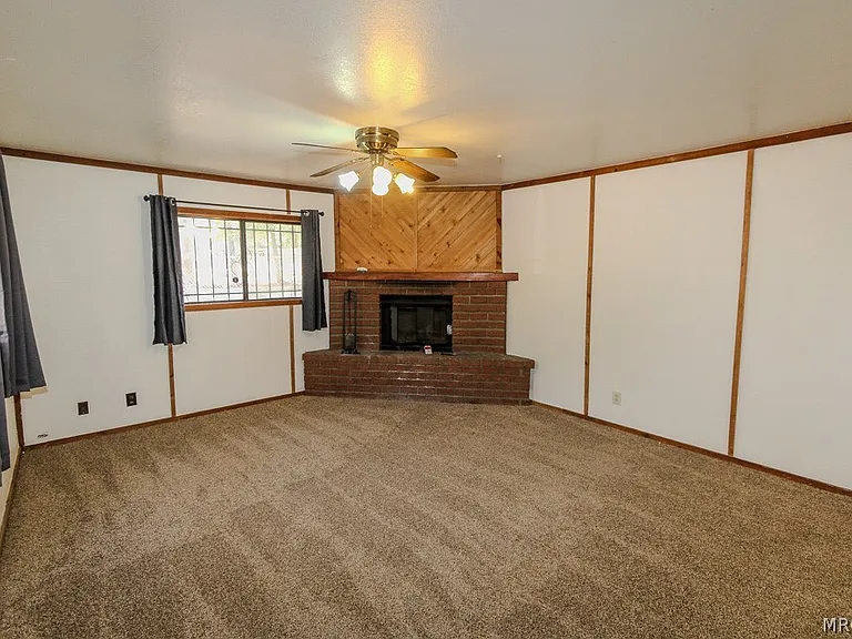 376 Santa Barbara Ave — Photo 2