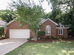 6552 Shaftesbury Rd, Charlotte, NC 28270