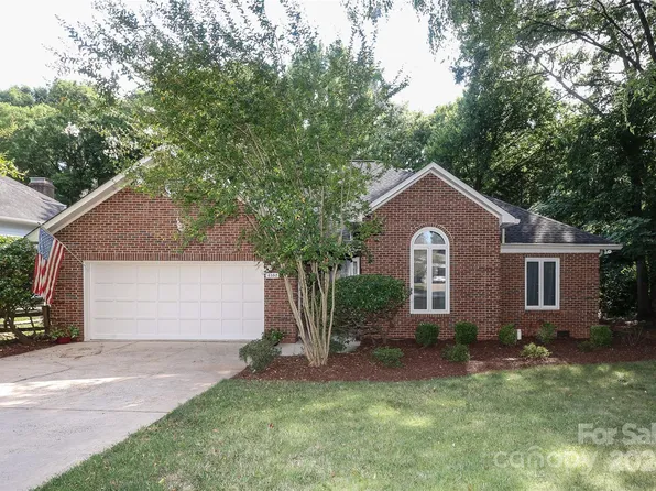 6552 Shaftesbury Rd, Charlotte, NC 28270