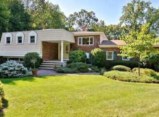 46 Walnut St, Mahwah, NJ 07430