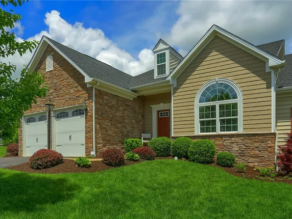 4061 Overview Dr, Canonsburg, PA 15317