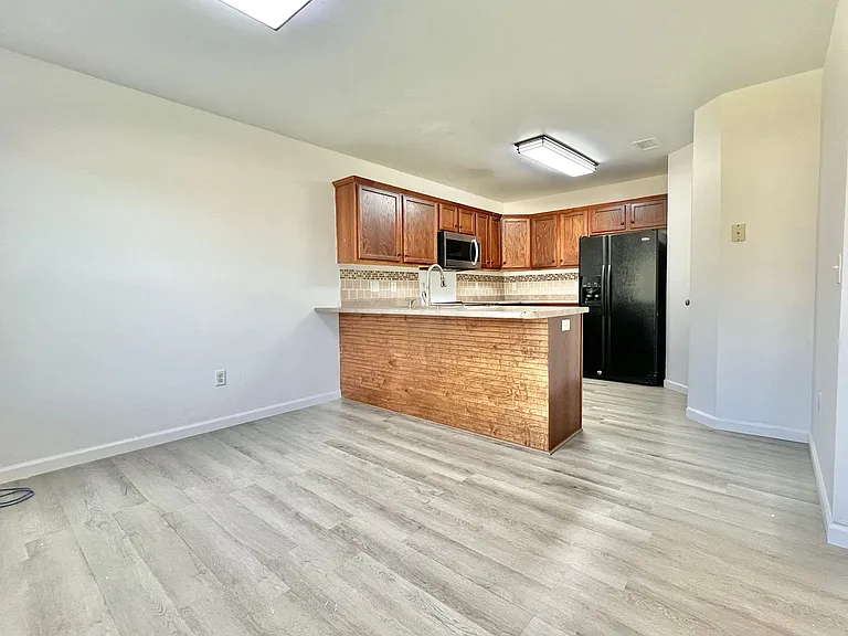 110 Auburn Cir — Photo 8