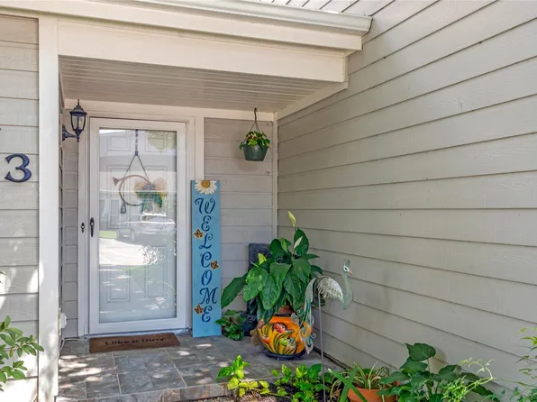63 Hideaway Dr, Friendswood, TX 77546