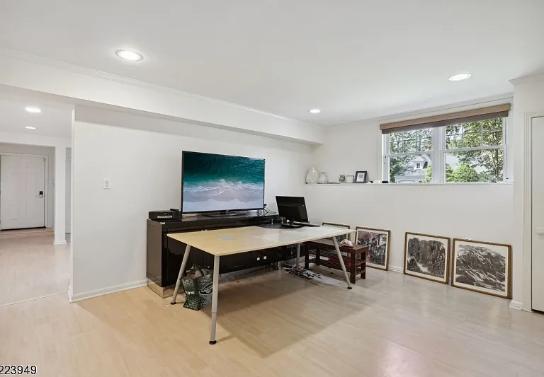 24 Thackeray Dr — Photo 32