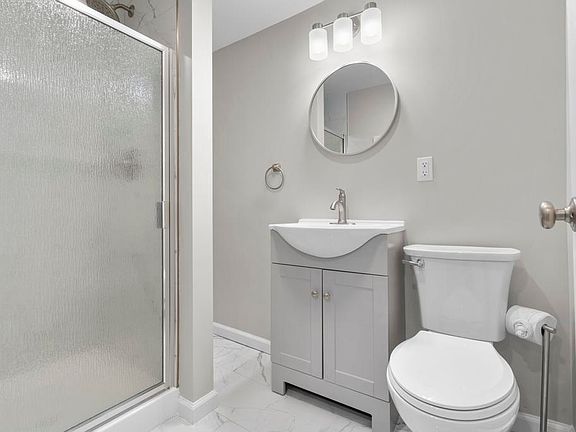 5th image of 54 Maplewood Ave #0