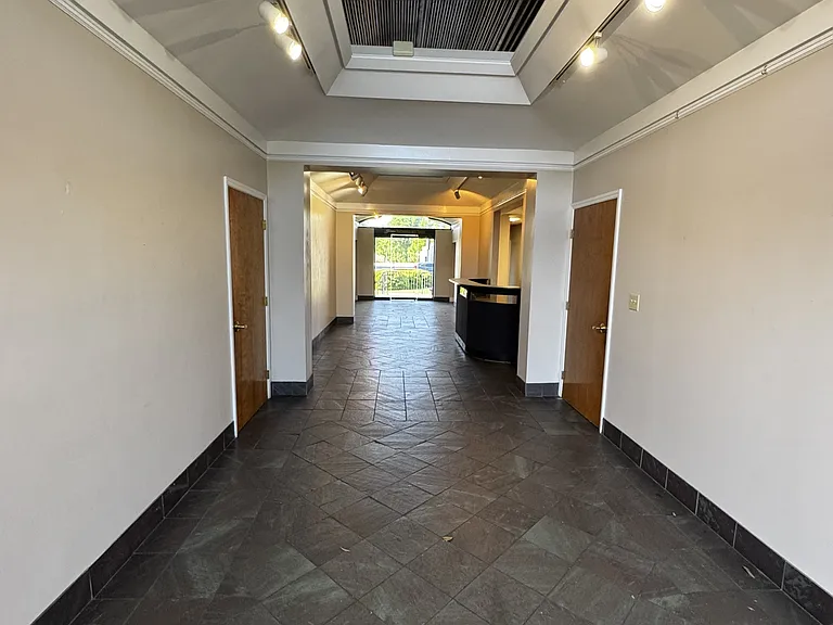 208 Rowan St #1 — Photo 7
