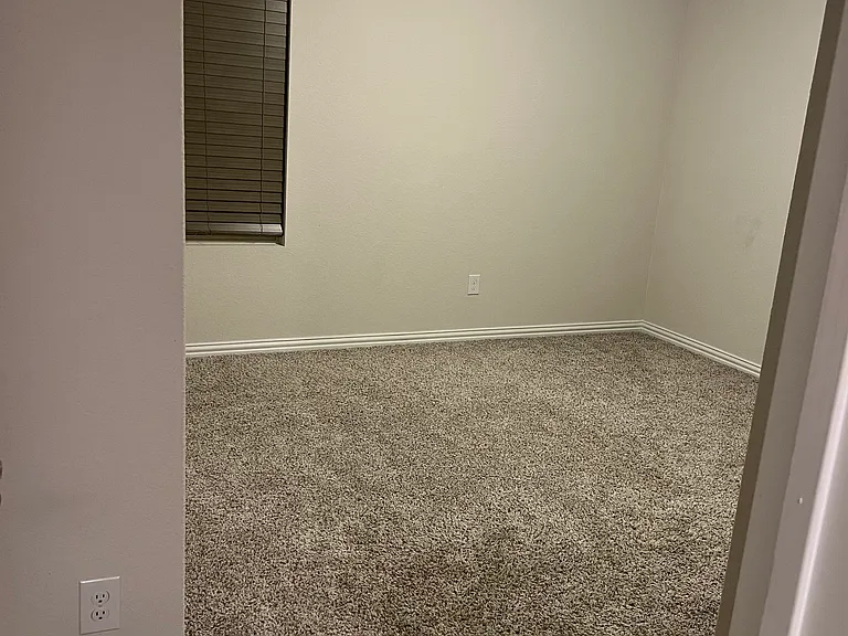 1425 Rolling Fox Dr — Photo 13