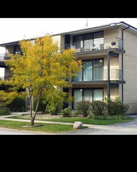 1st image of 19502 Lake Shore Dr #C