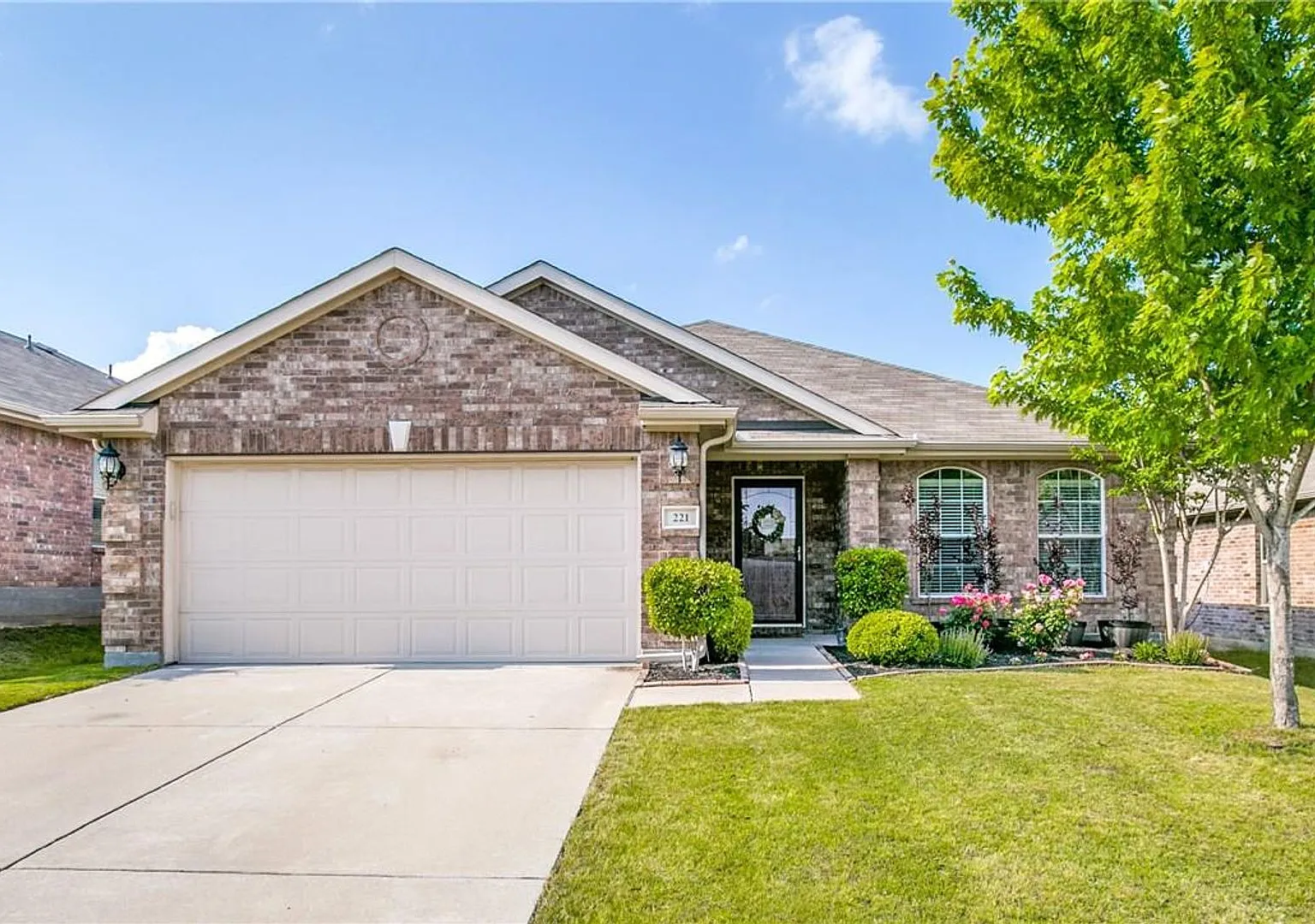 221 Creekwood Princeton, TX 75047 — Photo 1