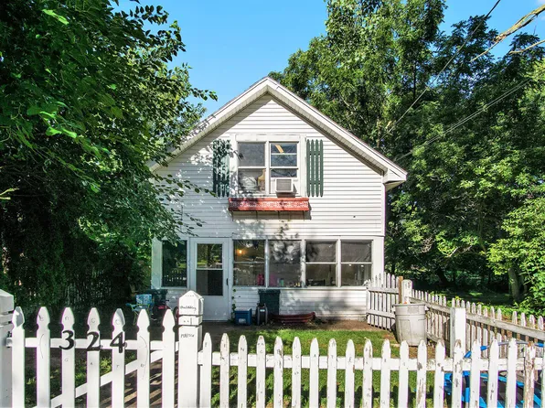 324 S 15th St, Niles, MI 49120