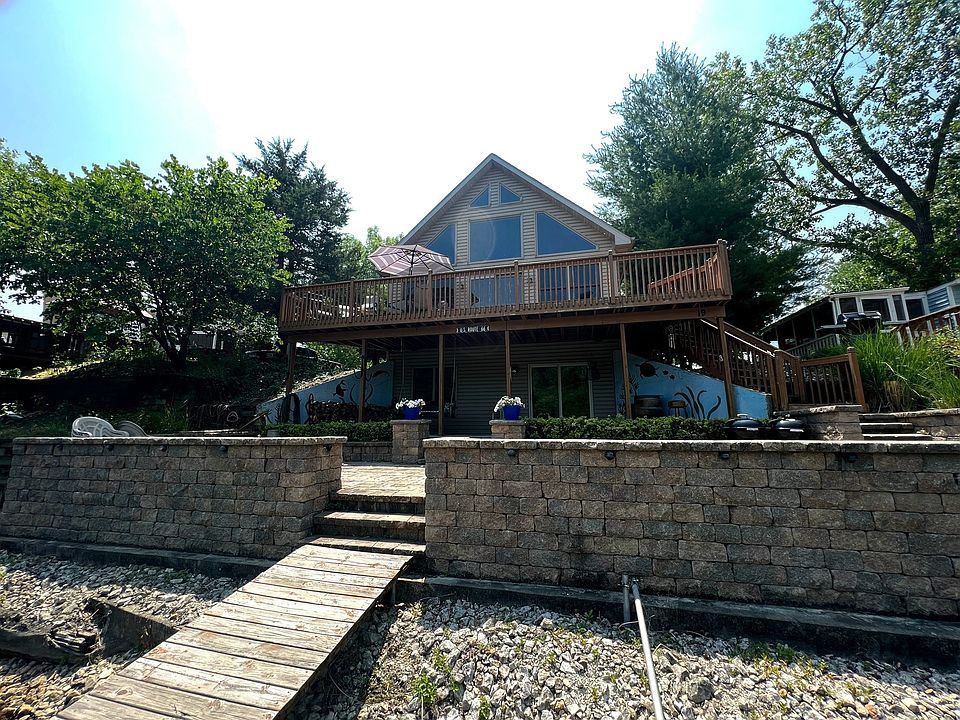 1st image of 19 Lakeshore Dr