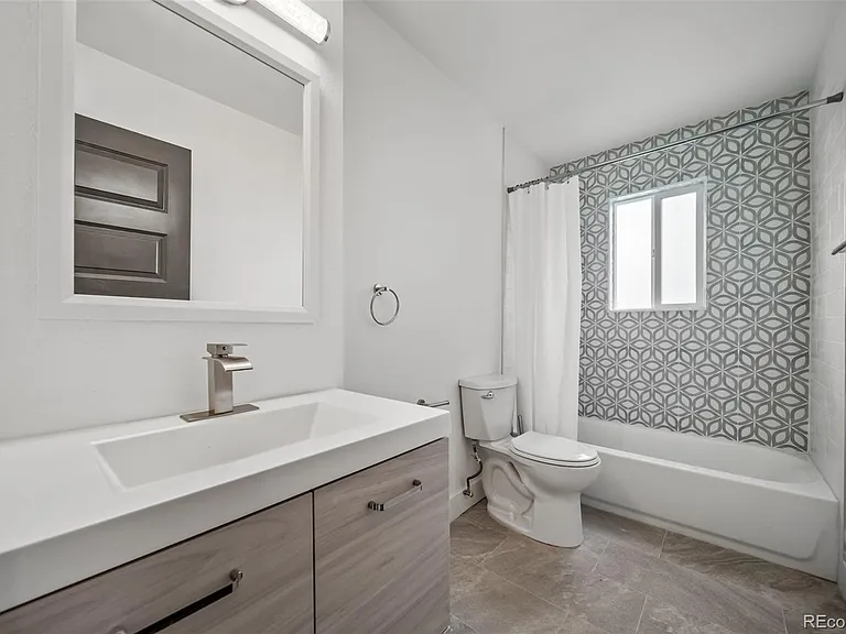 15989 E 18th Pl — Photo 17