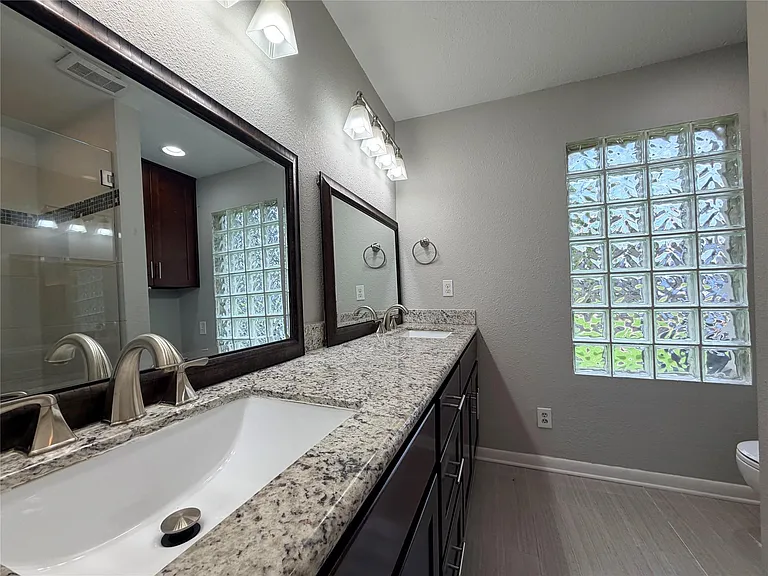 1631 Chantilly Ln — Photo 13