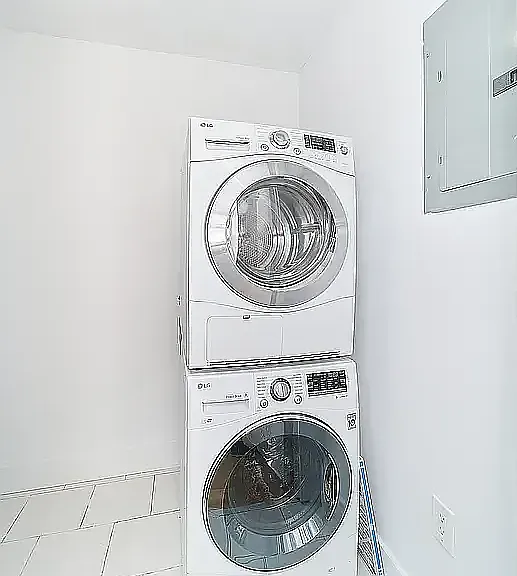 347 Lorimer St #3 — Photo 5