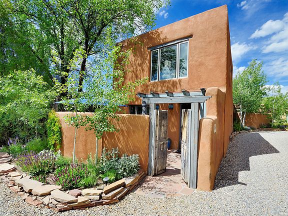 2nd image of 456 Acequia Madre APT B