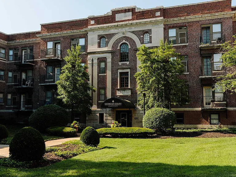 Georgian Court — Photo 10