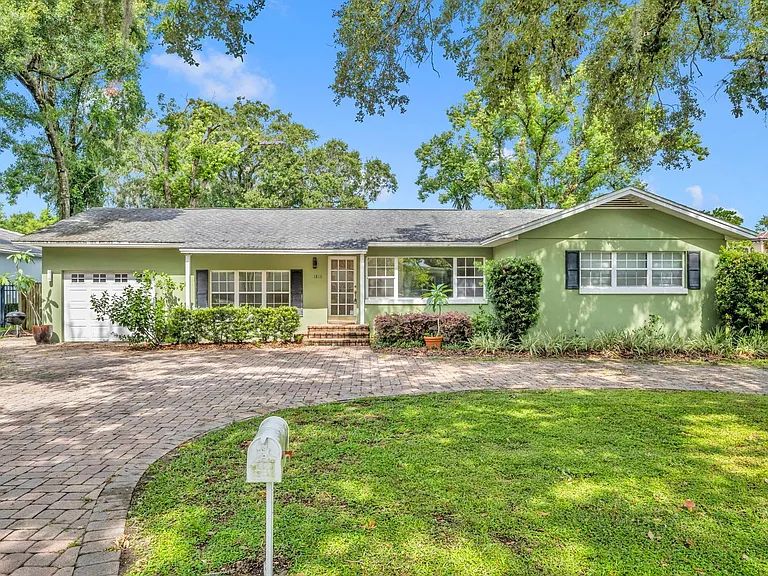1816 Mizell Ave — Photo 2