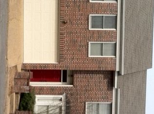 32 Foxcroft Village Dr, Little Rock, AR 72227