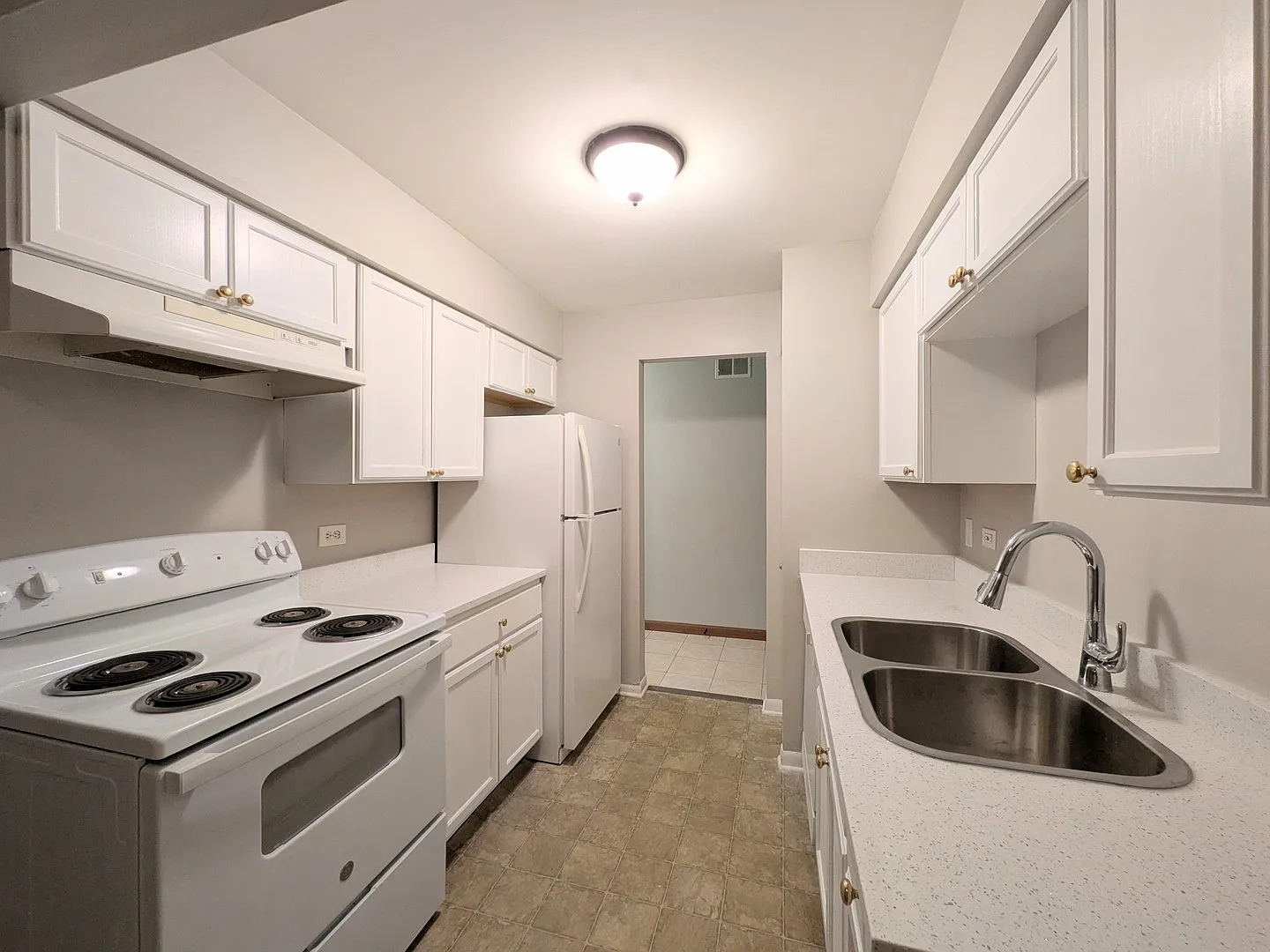2 bed, 1200 sqft, $1,750 — Photo 3