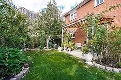 35 Kingsplate Cres — Photo 16