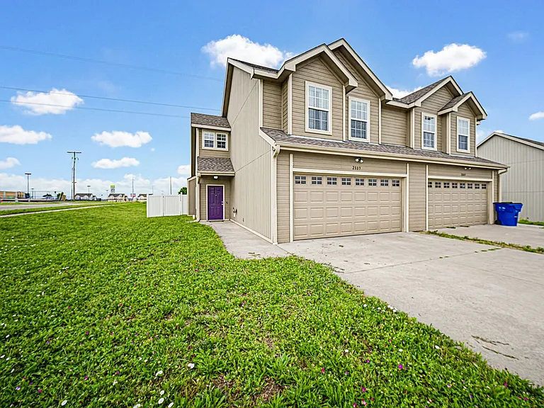 2803 Elm Creek Dr — Photo 1