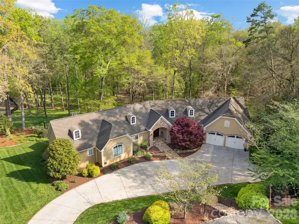 4900 Carmel Club Dr, Charlotte, NC 28226
