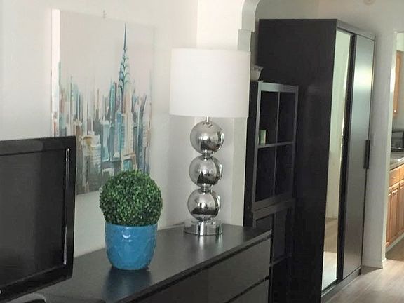 5th image of 1135 Euclid Ave #205