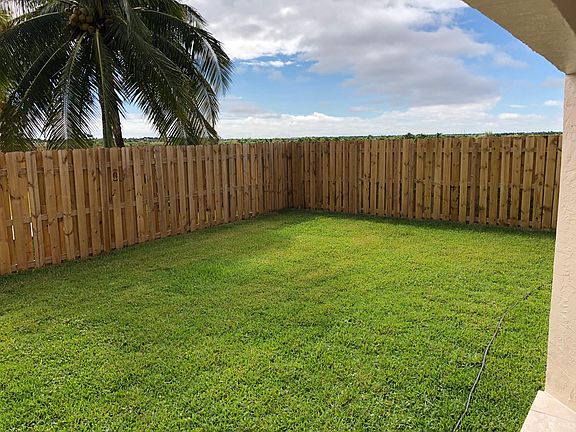 3rd image of 11365 SW 161st Ct