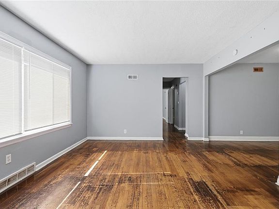 5th image of 10600 Richmond Ave