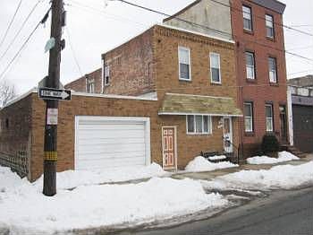 2nd image of 2732 E Huntingdon St