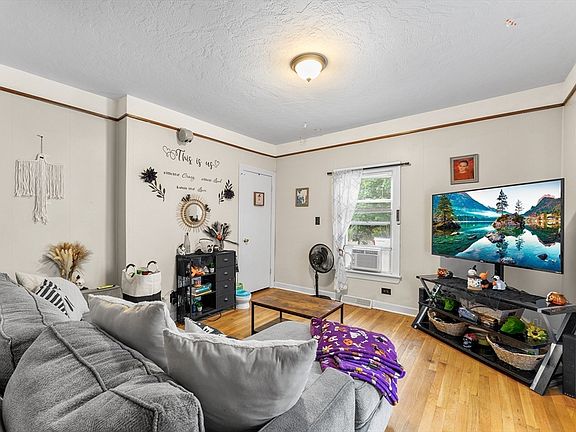 5th image of 34-34 Railroad St #36