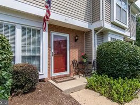 44 Essex Sq, Sterling, VA 20164