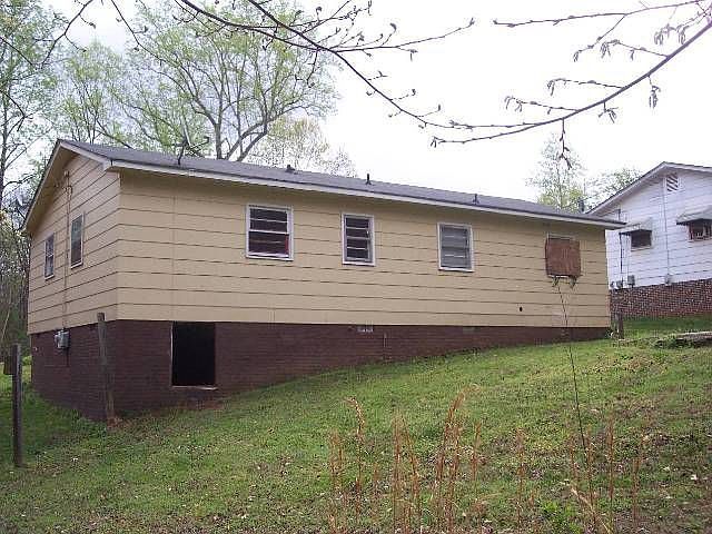 2nd image of 1107 Groves St