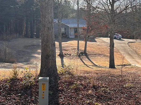 1462 Pless Rd, Cleveland, GA 30528