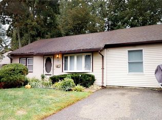 41 Idlewild Rd, Edison, NJ 08817