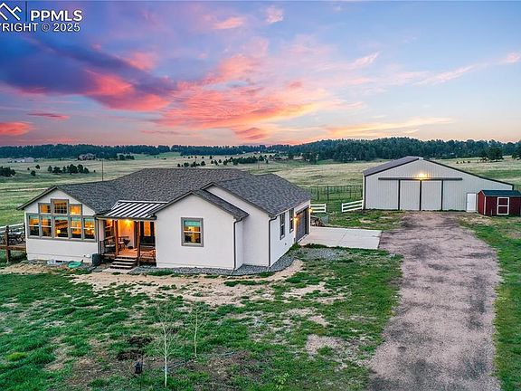 4th image of 17431 Esmeralda Dr