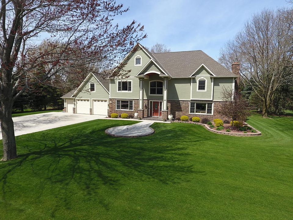1st image of N61W35594 Bayshore Cir