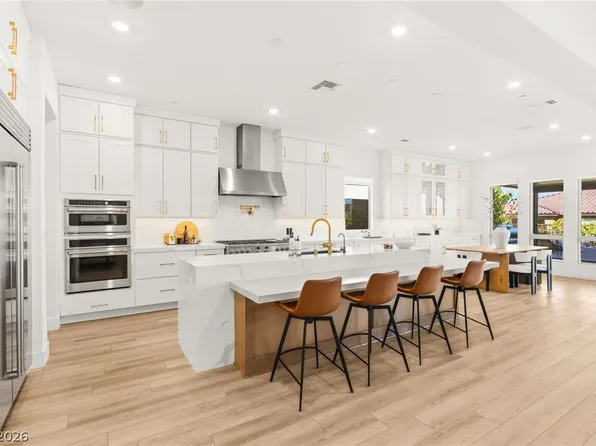 194 Harris Peak St, Las Vegas, NV 89138