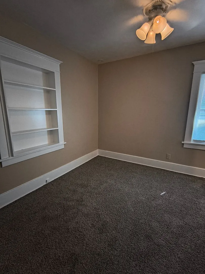 Comfortable 2-Bedroom Home with Two Private Bathrooms — Photo 3