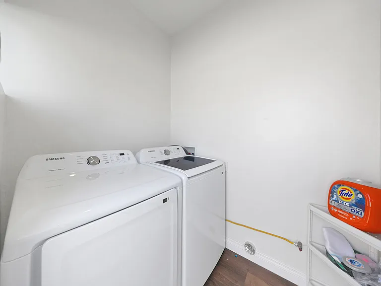 415 N Toland Ave #D — Photo 8