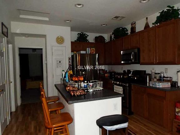 3rd image of 9733 Tonyville Ave