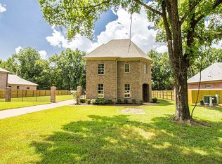 8939 Poplar Pike, Germantown, TN 38138