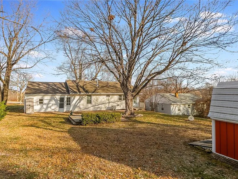124 Almond St — Photo 13