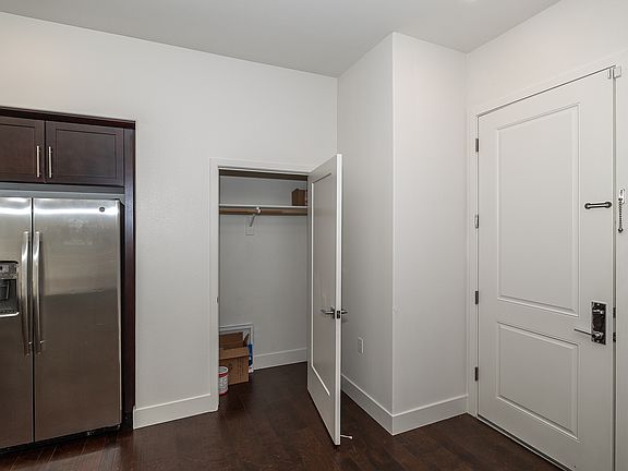 5th image of 1690 Delano St Unit 31