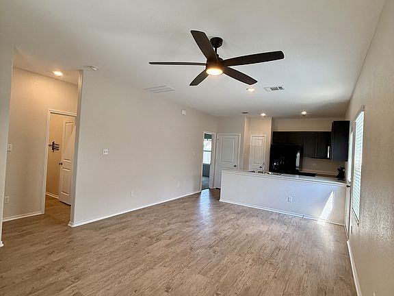 5th image of 1104 Minnow Ln