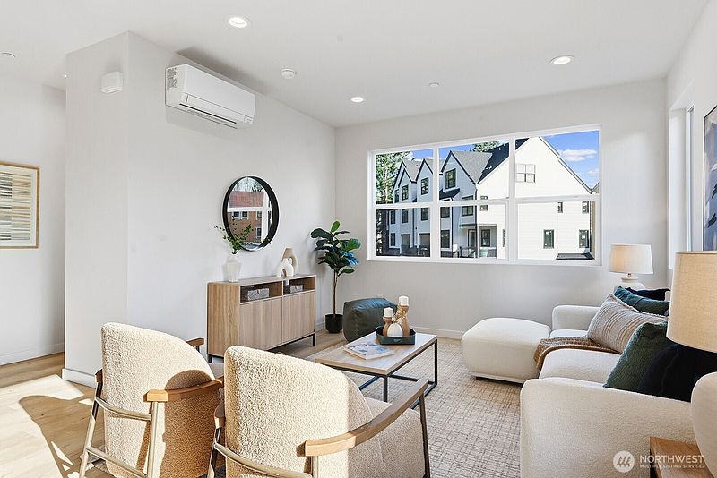 4th image of 781 7th Avenue NW