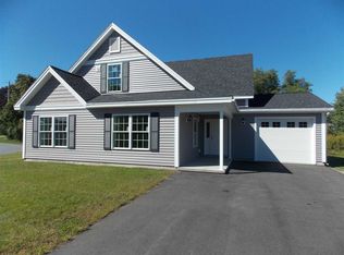 32 Pullman Ln, Wilder, VT 05088